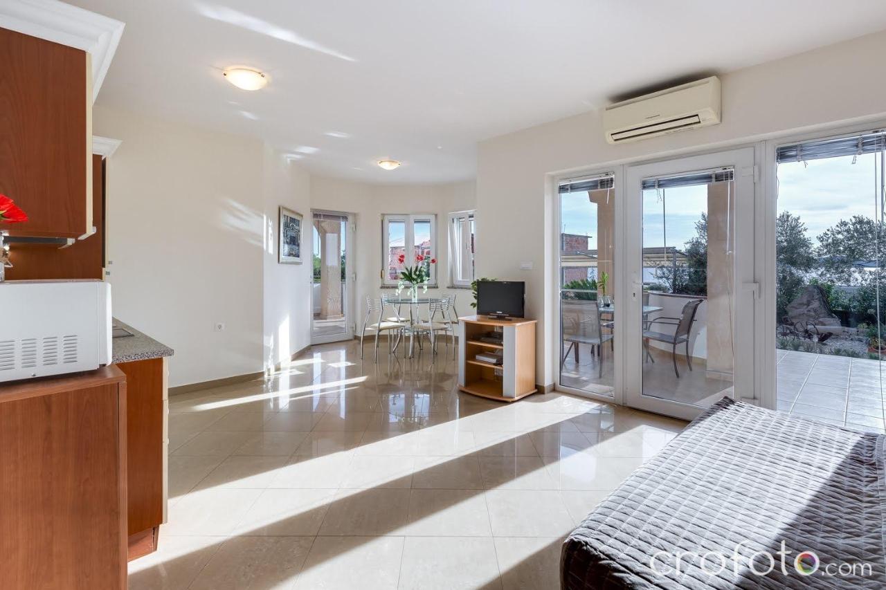 Apartmani Niko Kožino Zewnętrze zdjęcie